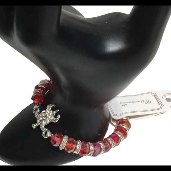 Beaded bracelet with sea turtle pendant and faux diamonds - Picture 3 of 7